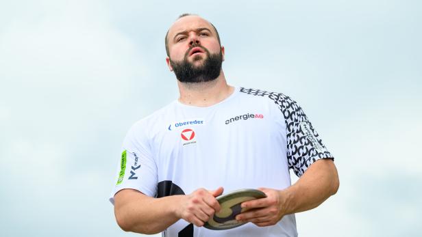 Lukas Weißhaidinger hält seinen Diskus