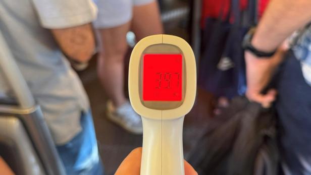 Thermometer in einer Wiener U-Bahn