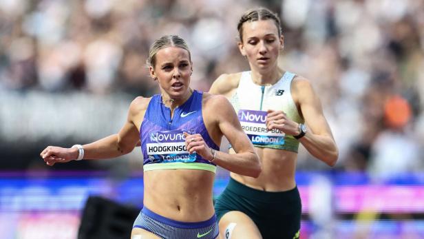 Keeley Hodgkinson im Zielsprint über 800 Meter mit Femke Bol