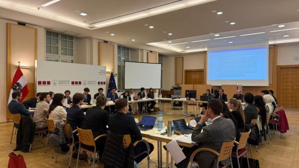 Diplomatische Akademie