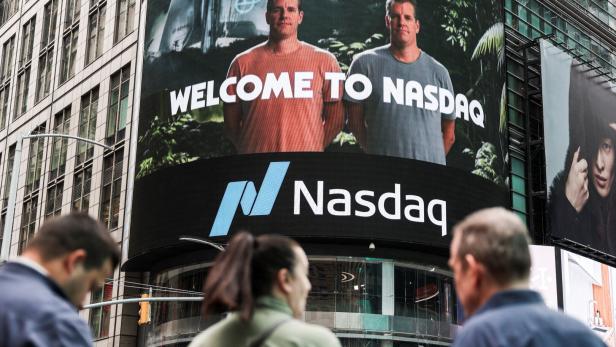 Winklevoss twins' crypto exchange Gemini IPO at the Nasdaq MarketSite in New York City