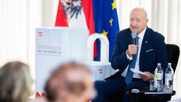 VERANSTALTUNGSREIHE "ÖSTERREICH IM GESPRÄCH" MIT BUNDESKANZLER STOCKER (ÖVP)