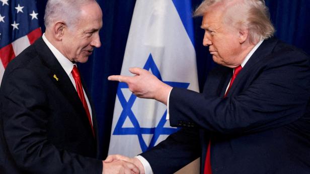 FILE PHOTO: U.S. President Trump meets Israeli PM Netanyahu at Trumps Mar-a-Lago club, in Palm Beach
