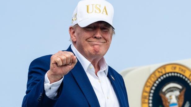 US-PRESIDENT-TRUMP-RETURNS-TO-THE-WHITE-HOUSE