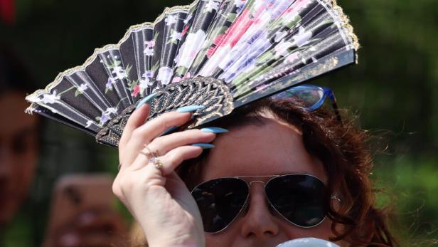 Amber alert for extreme heat announced as UK braces for longest heatwave in 50 years