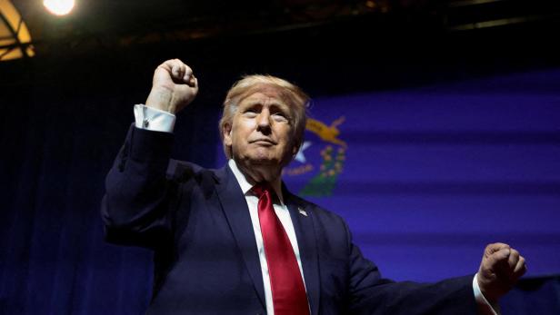 FILE PHOTO: U.S. President Donald Trump delivers remarks at Red Rock Casino Resort Spa in Las Vegas