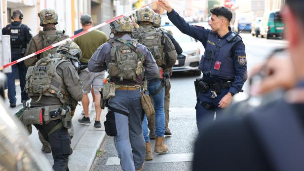 Polizeiabsperrung bei Dorotheum-Überfall