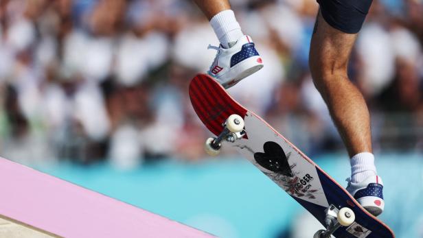 Skateboarding - Men's Street Final