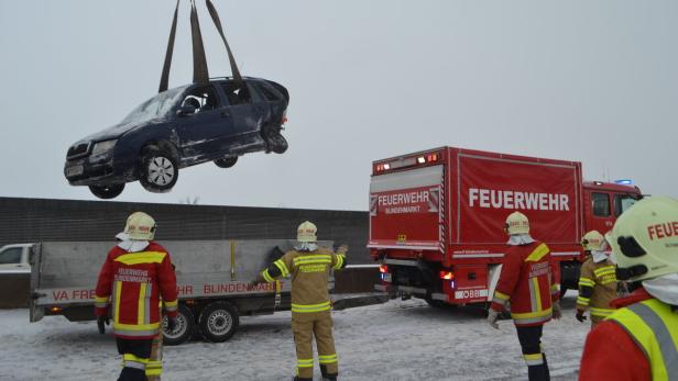 An der Karambolage auf der A1 bei Neumarkt waren sechs Fahrzeuge beschäftigt