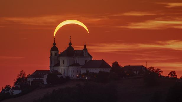 Sonnensichel über Sonntagberg-Basilika