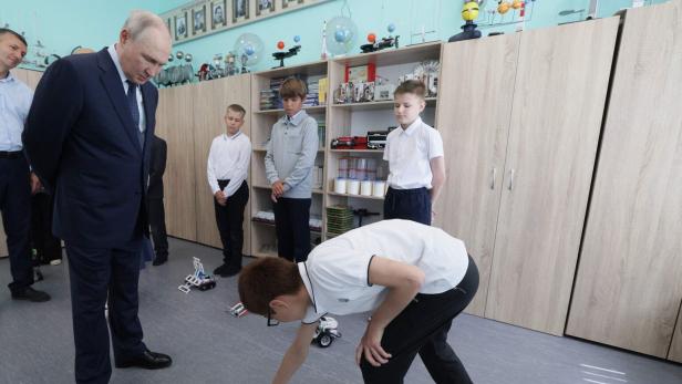 RUSSIA-POLITICS-JAPAN-KURILS