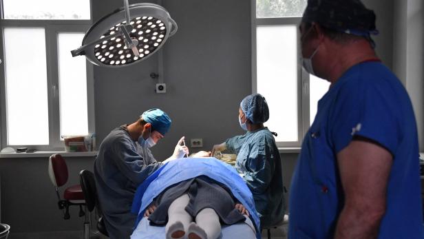 KYRGYZSTAN-HEALTH-SURGERY-PLASTIC-SOCIAL