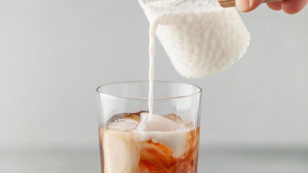 Symbolfoto (Cola mit Milch)