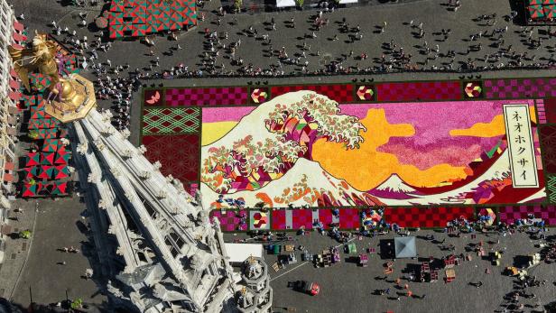 2026 Brussels Flower Carpet featuring Japan's Hokusai 'Great Wave' unveiled