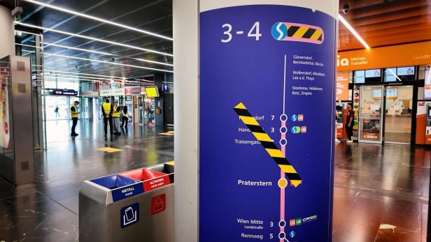 Durchgestrichener Fahrplan der Wiener Stammstrecke