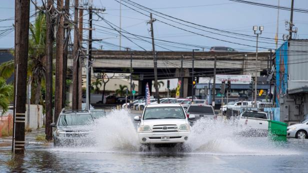 US-WEATHER-HAWAII-STORM