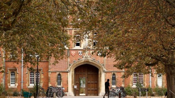 BRITAIN-EDUCATION-CAMBRIDGE-DEATH-POLICE