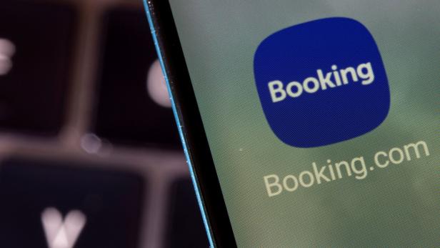 FILE PHOTO: Illustration shows Booking.com app