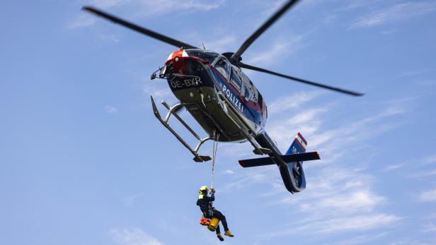 Schwerverletzter Wanderer mit Hubschrauber gerettet.