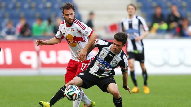 Nicht zu halten: Djuricin erzielte in dieser Saison 17 Tore in 21 Pflichtspielen – vielleicht spielt er bald an der Seite von Salzburgs Ulmer (li.).