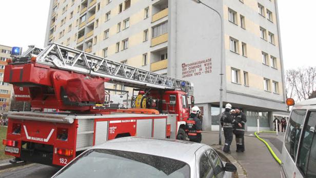 Katastrophenalarm bei Brand in Hochhaus