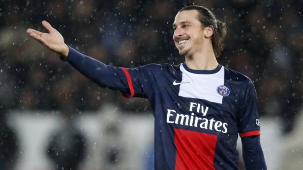 Zlatan Ibrahimović im Trikot von Paris Saint-Germain bei Regen.