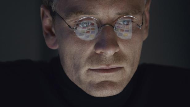 Michael Fassbender quält als perfektionistischer Boss seine Mitarbeiter: „Steve Jobs“