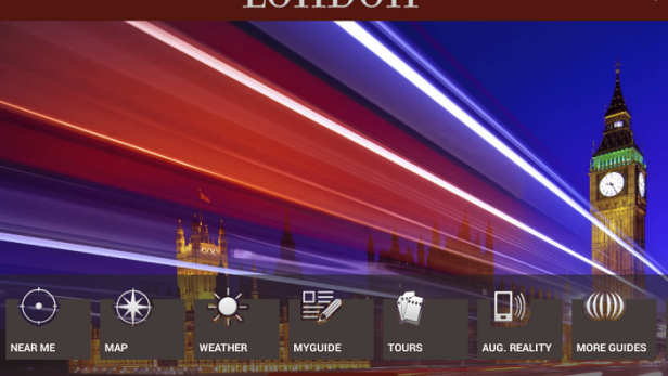 Die Skyline von London mit dem Big Ben und Lichtstreifen im Vordergrund.