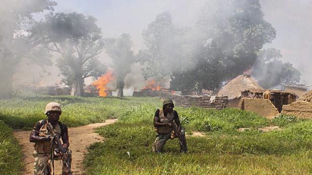 Soldaten haben das Lager der Boko Haram zerstört.