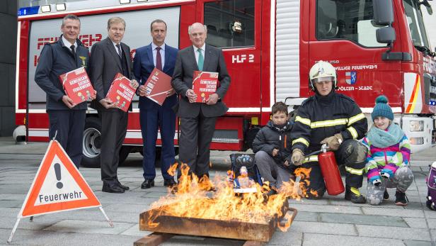 Fahrafellner, Peter Harold (Hypo NÖ), Wolfgang Lehner (Wr. Städtische) und Pröll gaben den Startschuss für die neue Initiative