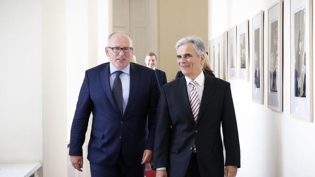 Timmermans und Faymann im Gleichschritt: Über Flüchtlingspolitik und Griechenland sind sie sich einig