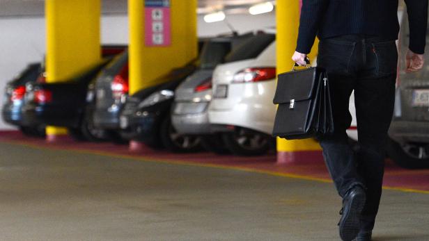 Trotz höherer Kosten: Pendler nehmen lieber das Auto