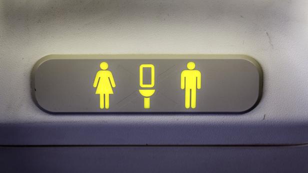 5 Mythen und Fakten zur Flugzeugtoilette