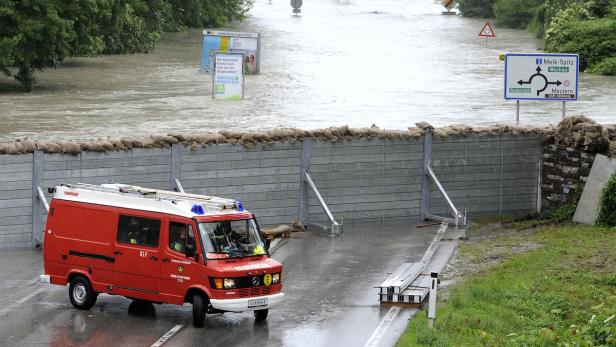 Hochwasserschutz in Krems-Stein, Juni 2013.