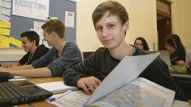 Offenes Lernen in der HAK Ybbs/Donau: Die Schüler lösen die Aufgaben selbstständig. Sie merken schnell, was sie nicht verstanden haben.