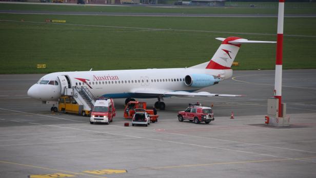 Die Fokker 100 war am Weg nach Stuttgart, als sich die Piloten zu einer Sicherheitslandung in OÖ entschlossen.