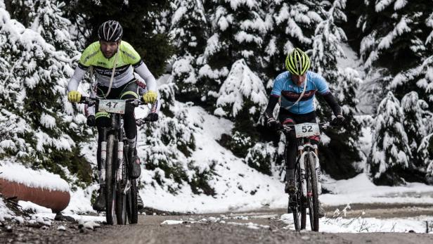 Abwechslung: Mountainbike, Skibergsteigen, Ski-Freeriden und Downhill sind die Disziplinen im Vierkampf.