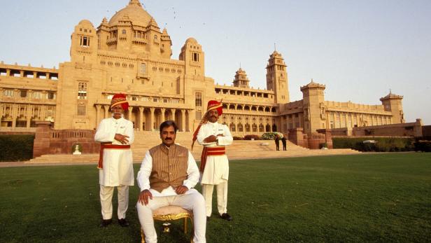 Gaj Singh ii in front of Umaid Bhavan palace