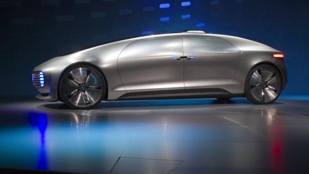 Daimler hat mit dem Mercedes F015 „Luxury in Motion“ einen neuen Prototypen eines selbst fahrenden Autos vorgestellt.