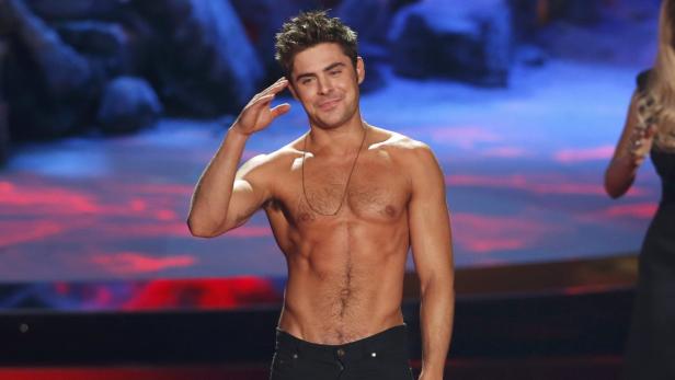 Spornos (und Teenies) sind sich einig: Der Oberkörper von Zac Efron ist perfekt. Da tun ein paar Körperhaare auch nichts zur Sache.