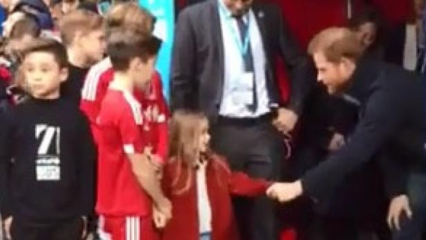 Harper Beckham trifft Prinz Harry - und ist unbeeindruckt
