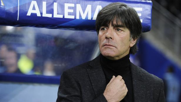 Joachim Löw, der ehemalige Trainer der deutschen Nationalmannschaft, blickt nachdenklich.