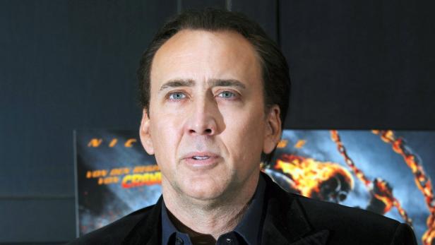 Nicolas Cage wurde nicht mit dem Nachnamen Cage geboren - den nahm der Schauspieler an, um sich den Vorwurf der Vetternwirtschaft zu ersparen. Sein Onkel ist nämlich niemand anderer als der legendäre Regisseur Francis Ford Coppola.