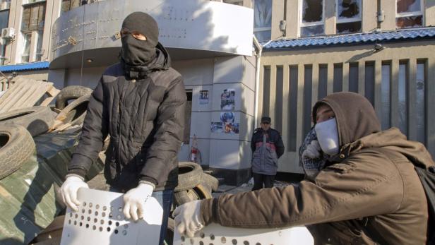 Luhansk: Prorussische Demonstranten