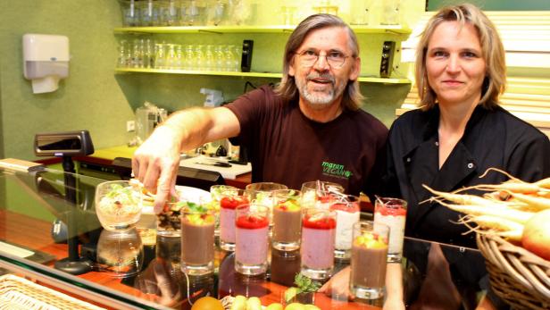 Stefan Maran einige Tage vor der Eröffnung seines veganen Supermarkts Maran Vegan in der Stumpergasse 57.