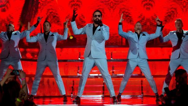 Die Backstreet Boys machen auf ihrer Europa-Tournee, die am 3. März in München gestartet wurde, nun auch Halt in Wien. Am 15. Juli gastiert die ehemalige Boyband in Originalbesetzung in der Wiener Stadthalle, teilte die Wiener PR-Firma Comcat am Dienstag mit. Mit im Gepäck hat sie das aktuelle Album &quot;In A World Like This&quot;