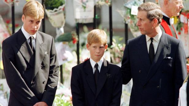 Charles, William und Harry bei Dianas Begräbnis.