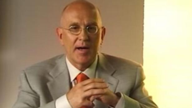 Jürgen Hermann vei einer Fernsehsendung in Lichtenstein
