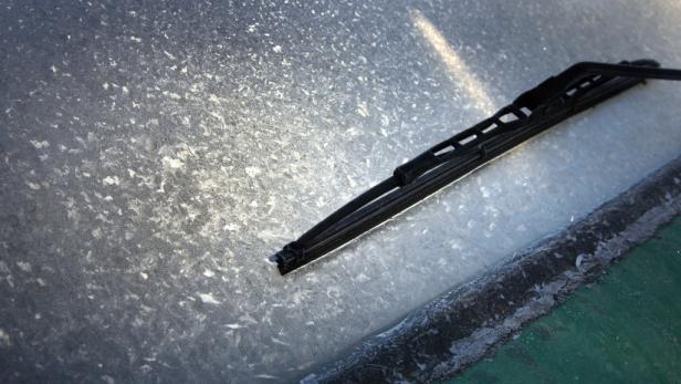 In der Früh ist schon Eiskratzen angesagt Wetter weiter trocken und kalt
