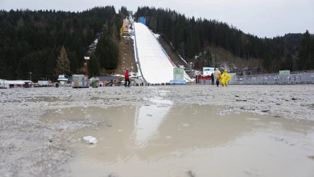 Damen-Super-G sowie Skifliegen abgesagt